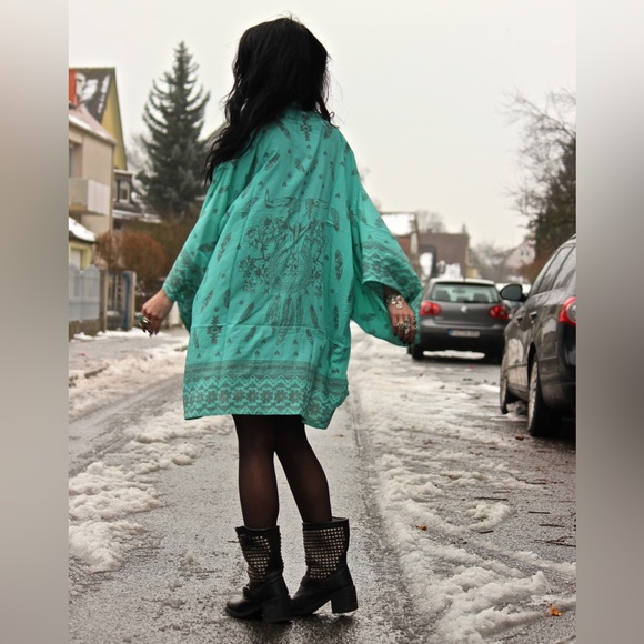 Spell & the Gypsy Collective Skull Tribe Kimono Turquoise - RARE Spell Designs - Picture 6 of 13